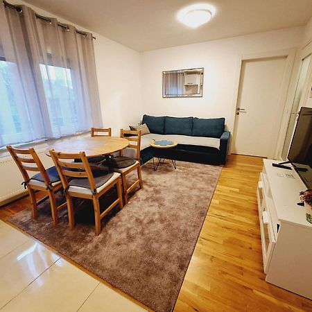 Apartment Silvia Zagabria Esterno foto
