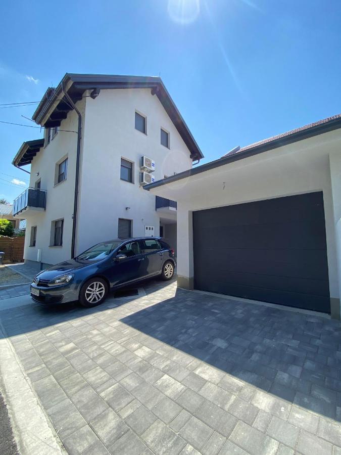 Apartment Silvia Zagabria Esterno foto